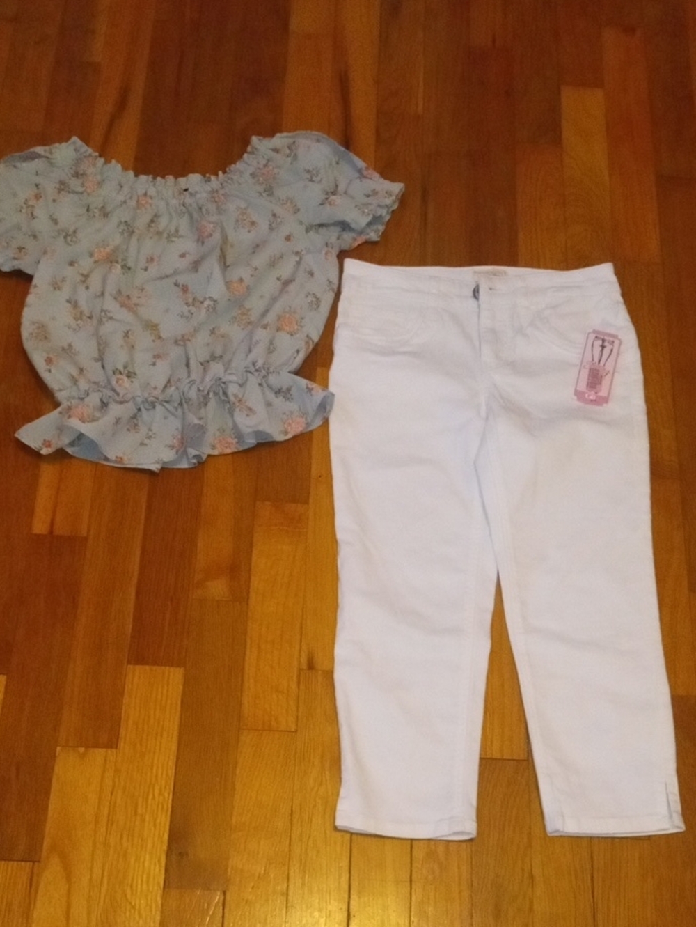 NWT Girls 10 green Floral Top and White denim Capri Pants Set